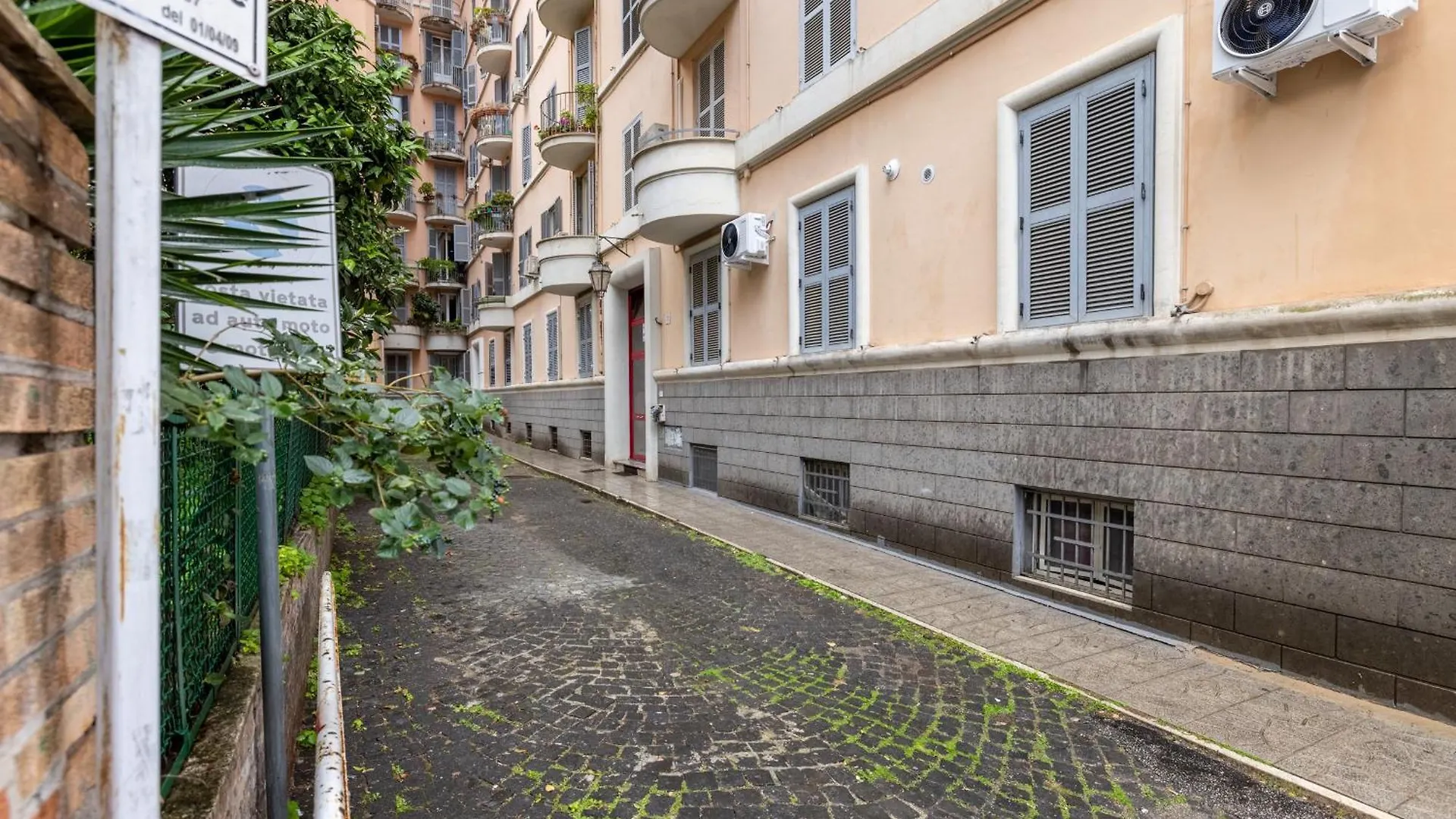 Apartment Domvs Clelia 2 Bedrooms Rome