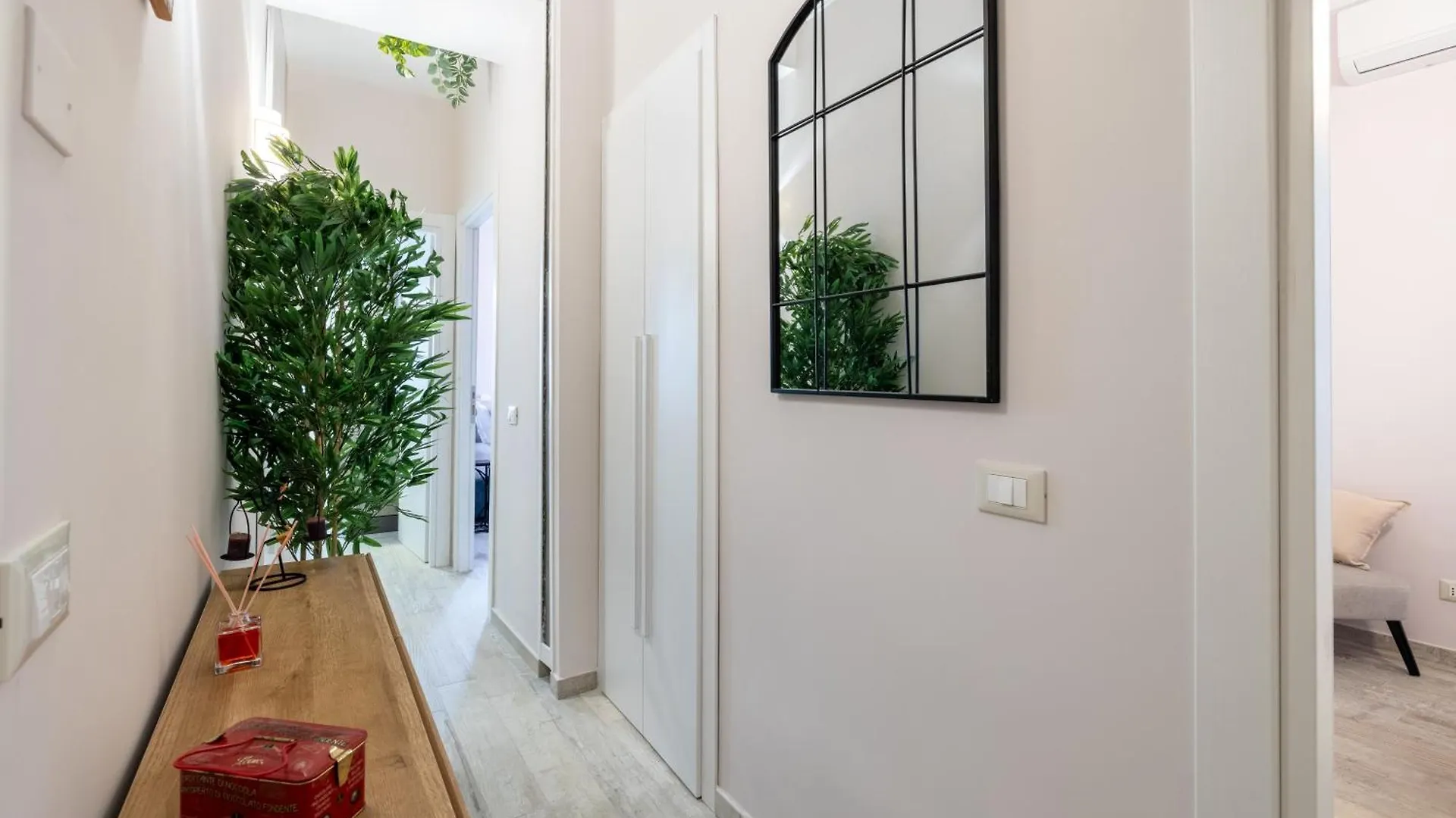 Apartment Domvs Clelia 2 Bedrooms Rome Italy